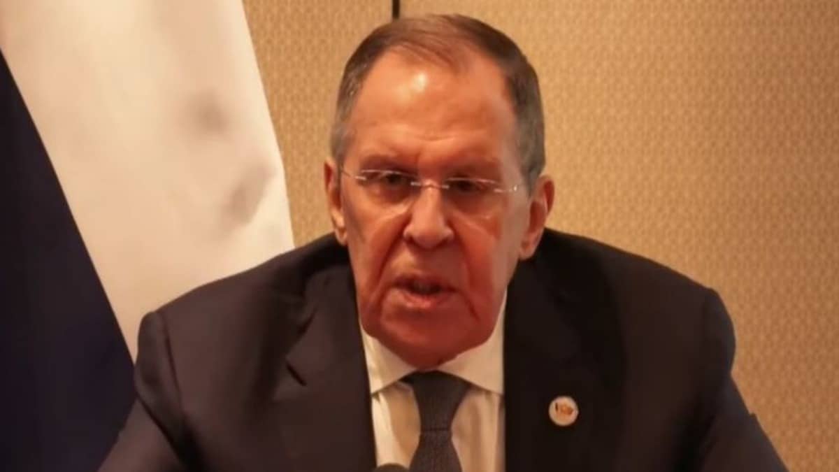 Russian Foreign Minister Lavrov's Witty Phone Warning To Man at Delhi Event Triggers Laughter | Video