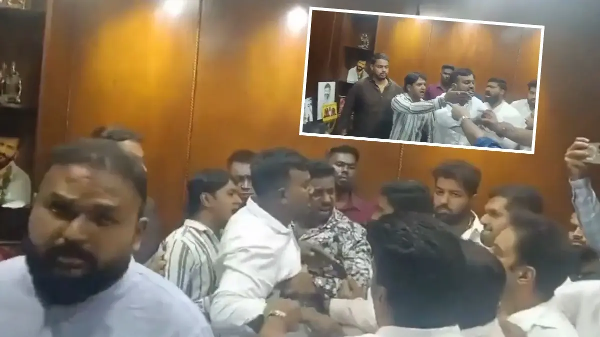Scuffle Breaks Out in KPCC Over Removal of 4 Youth Congress Leaders, Deepika Reddy Calls Move 'Unconstitutional' Scuffle Breaks Out In KPCC After Removal of 4 Youth Congress Leaders, Deepika Reddy Calls Move 'Unconstitutional'