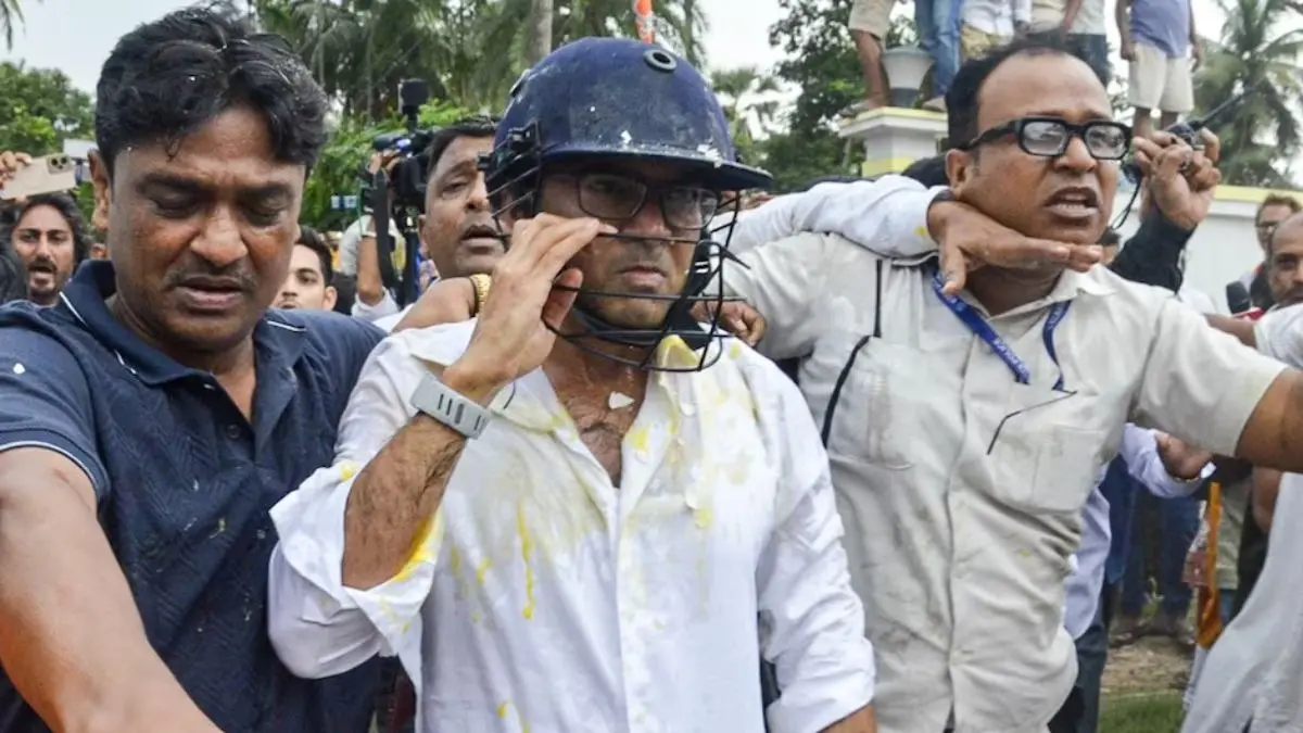 'अंडे फेंके, ईंटें मारी और शर्ट फाड़...', अपने ऊपर हुए हमले को लेकर बोले अभिषेक बनर्जी, कहा- वे मुझे मारना चाहते थे Sonarpur Locals Hurl Eggs, Tear Shirt, Abhishek Banerjee