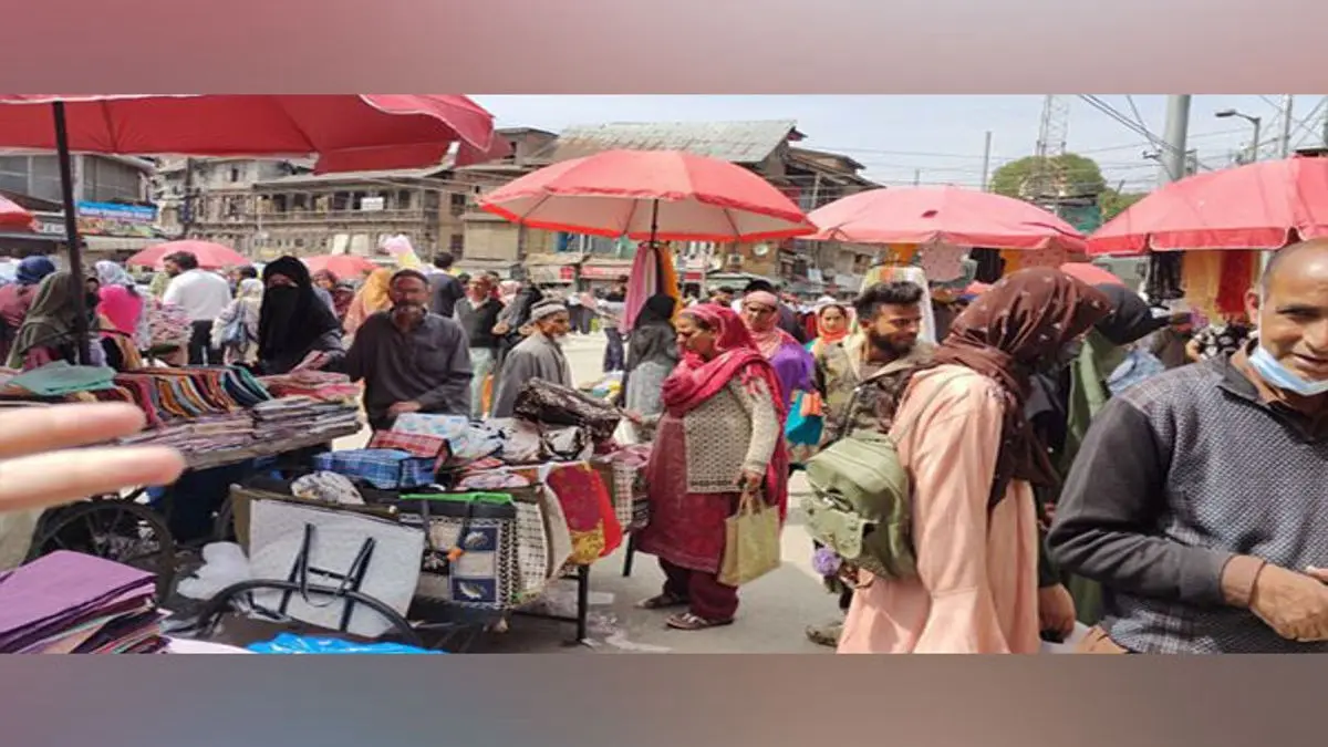 Spiralling Inflation and Global Conflict Leave Kashmir’s Eid Markets in Distress Spiralling Inflation and Global Conflict Leave Kashmir’s Eid Markets in Distress