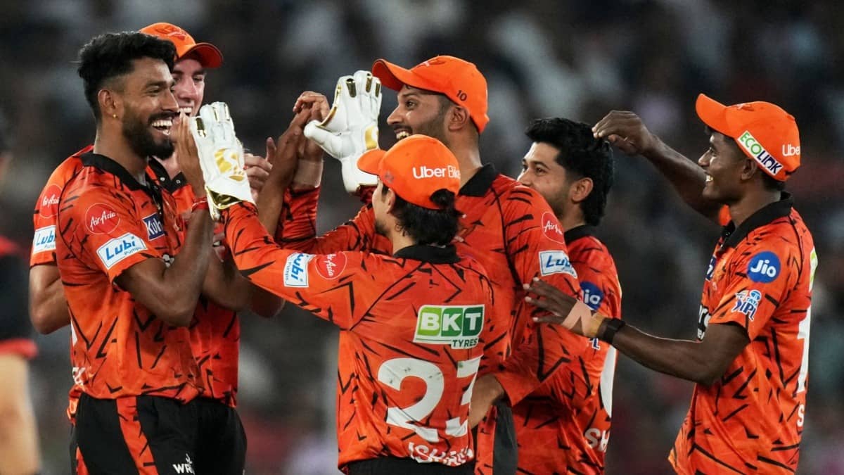 SRH players celebrating after taking a wickets vs GT