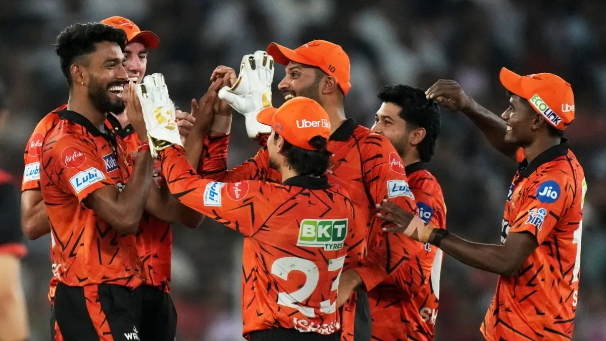 SRH Coach Defends Batters After Hyderabad’s Collapse Against GT In IPL 2026: 'I Don’t Put Any Blame On Them' SRH players celebrating after taking a wickets vs GT