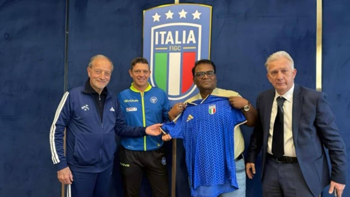Sudheesh Avikkal With Renzo Ulivieri ( Italian football Managers association) and Fredi Fiorentini