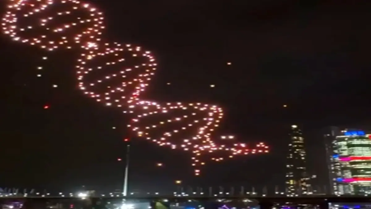 Sydney Sky Show Spirals As 89 Drones Crash Into Cockle Bay After Fleet Malfunctions | WATCH Sydney Sky Show Spirals As 89 Drones Crash Into Cockle Bay After Fleet Malfunctions | WATCH