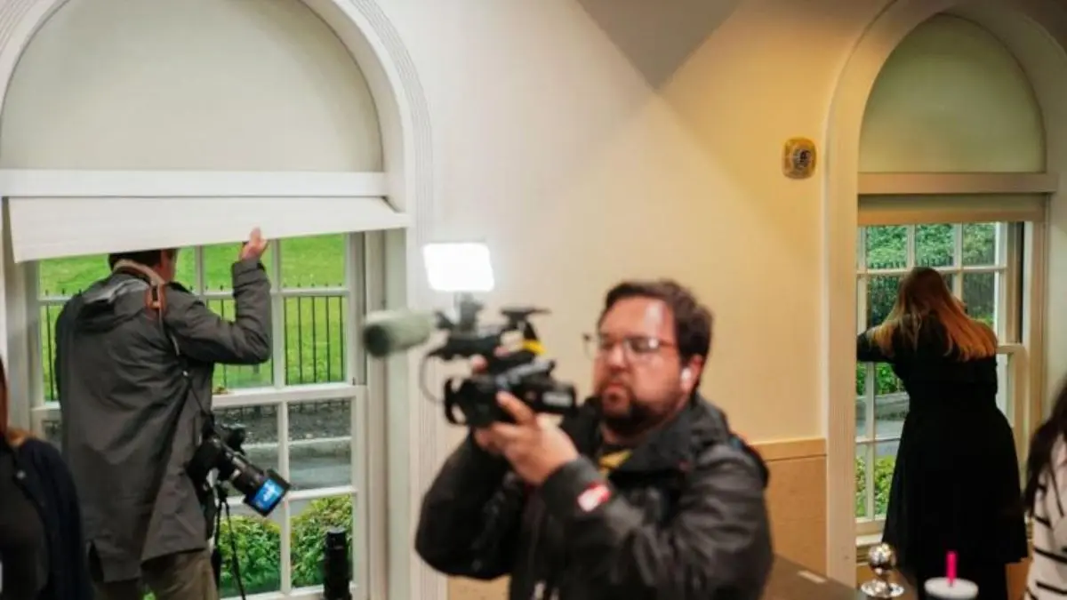 Journalists Duck For Cover As Gunfire Erupts Near White House Security Checkpoint | WATCH Terrifying Moments Outside White House as Gunman Opens Fire, Journalists Take Cover | WATCH