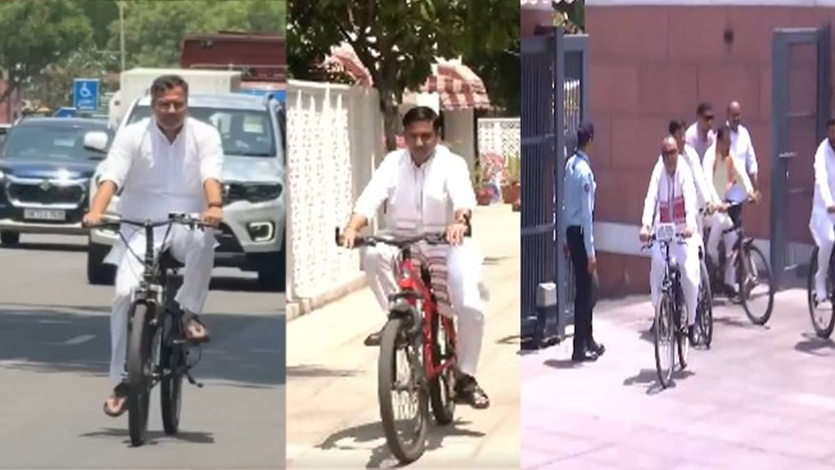 Union Ministers and Leaders Cycle to Office to Support PM Modi’s Fuel Conservation Appeal 