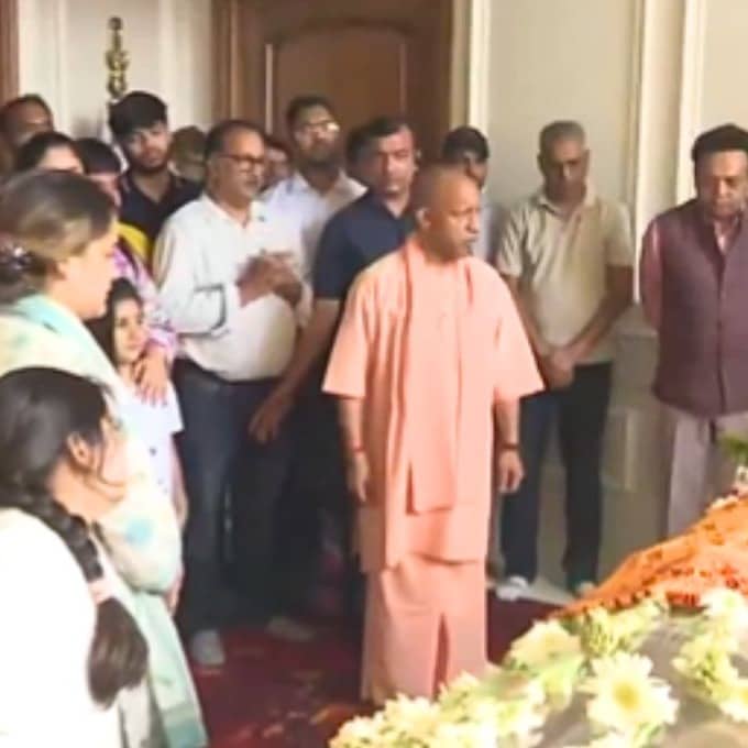 UP CM Yogi Adityanath pays his last respects to Prateek Yadav at his residence