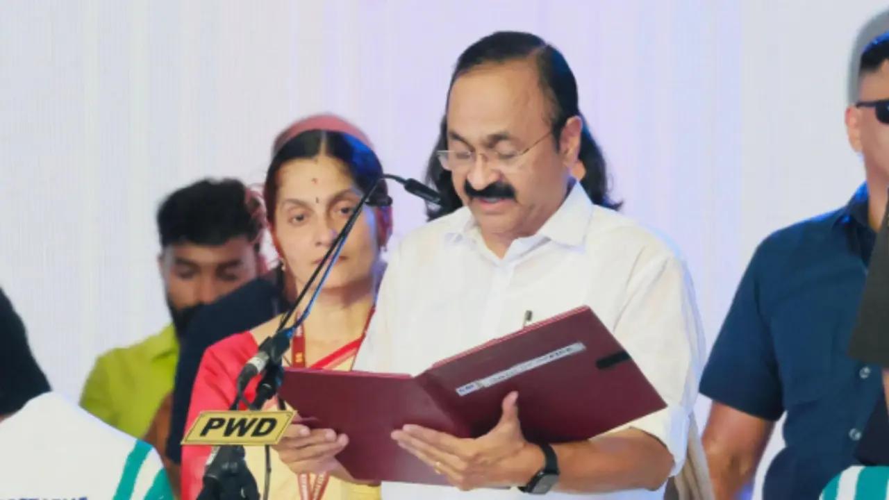 Kerala CM VD Satheesan: सीएम पद संभालते ही एक्शन में VD सतीशन, महिलाओं और आशा वर्कर्स को दी बड़ी सौगात, बुजुर्गों के लिए लिया ये फैसला VD Satheesan Kerala New CM