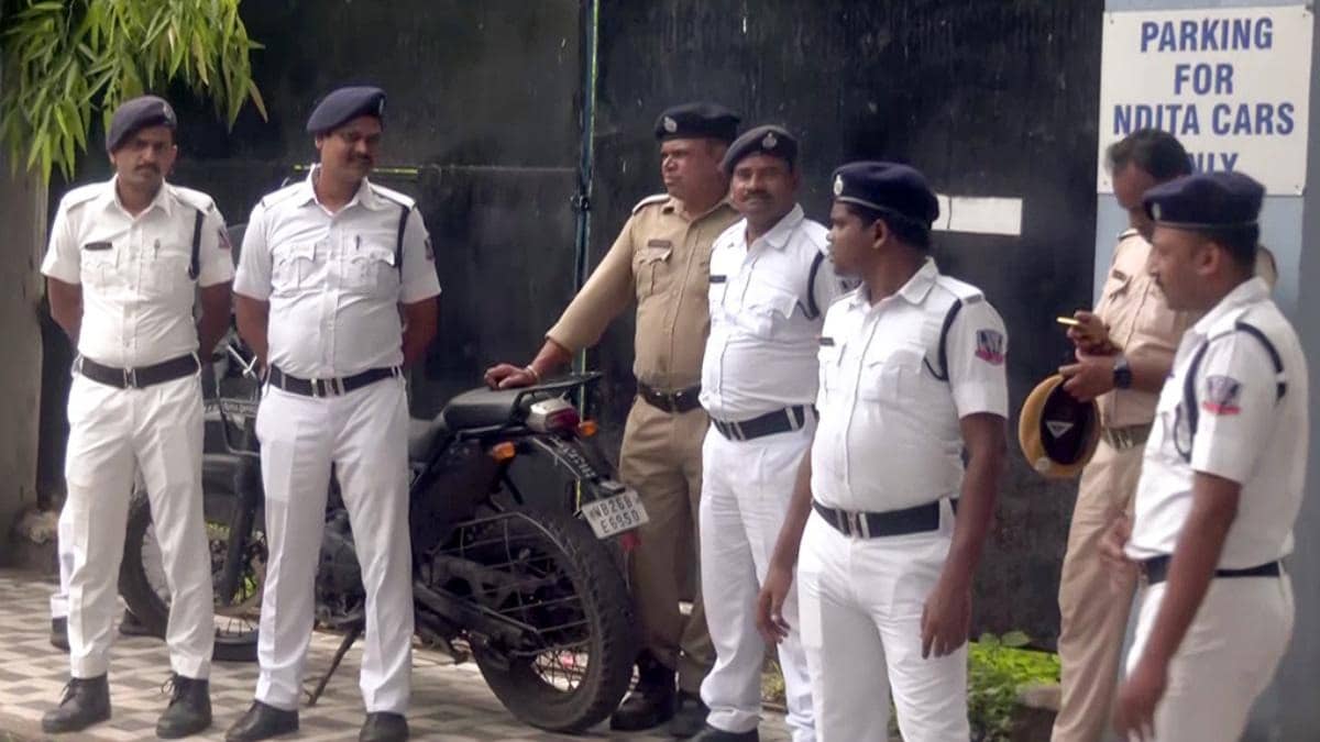 Violence Erupts in West Bengal: Five BJP Workers Injured in Panihati Bombing