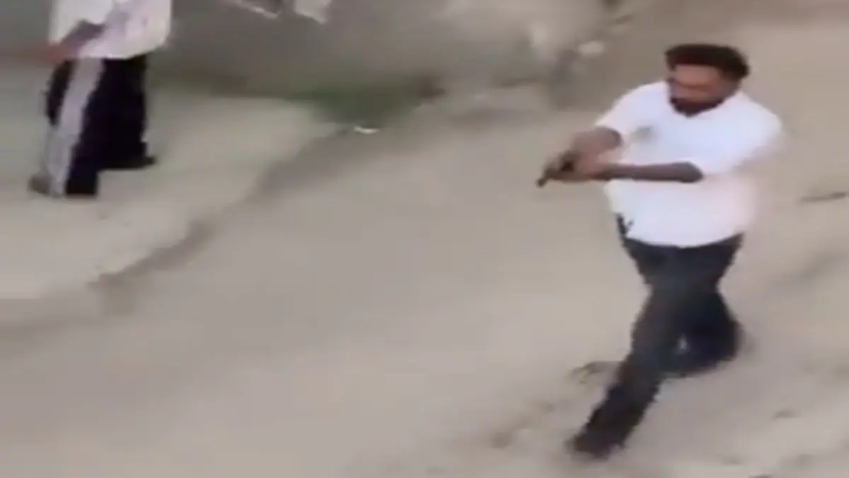 Viral Video Shows Tourist Waving Pistol In Kasol Market After Firing, Youth Reported Injured Viral Video Shows Tourist Waving Pistol In Kasol Market After Firing, Youth Reported Injured