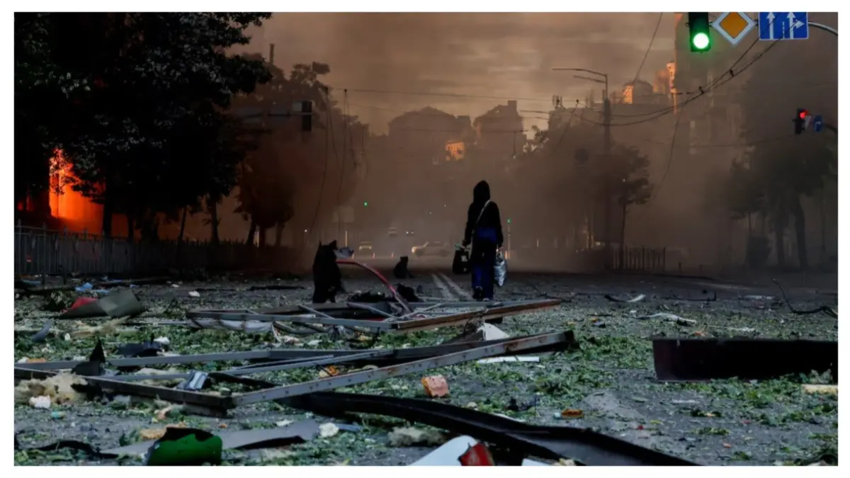 Russia Strikes Kyiv With Massive Missile and Drone Attack, One Killed X