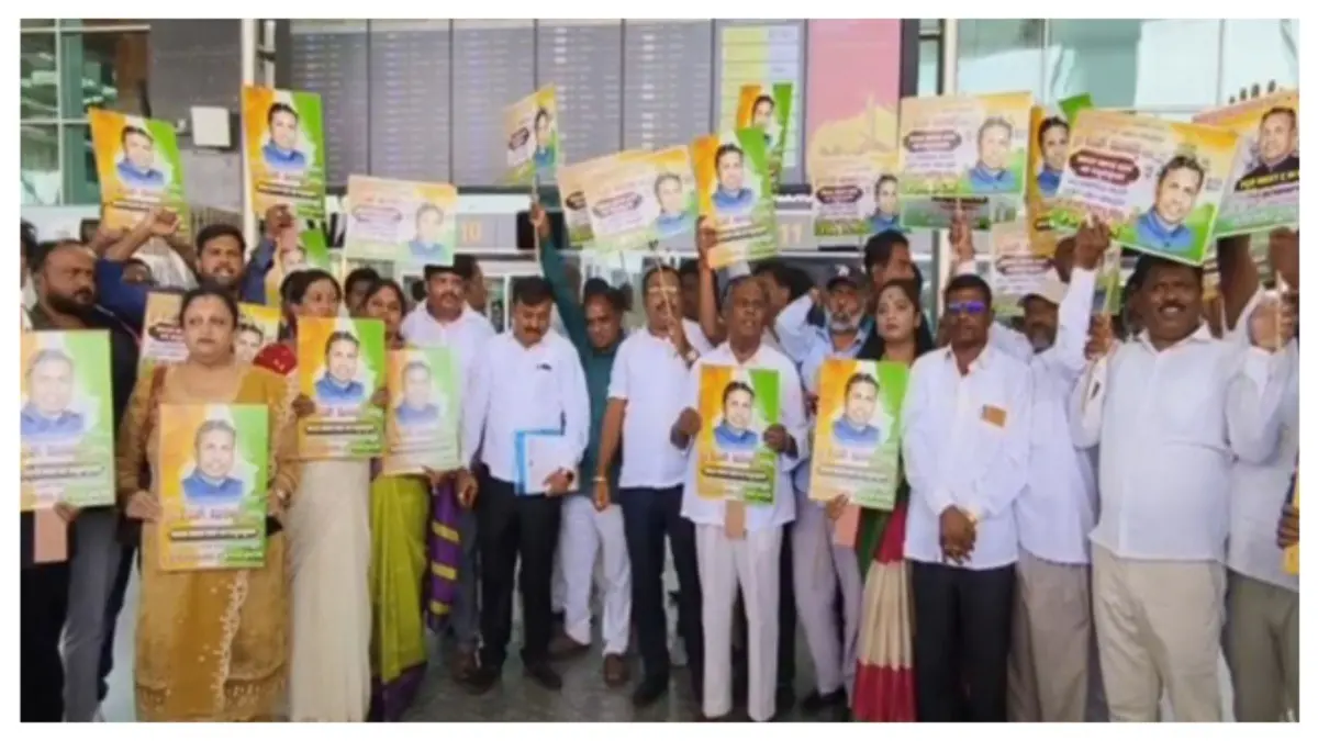 Power Politics Peaks In Karnataka, Dalit Community Wants Dy CM Post For Muniyappa; Lingayat Seer Pitches for Ishwar Khandre x
