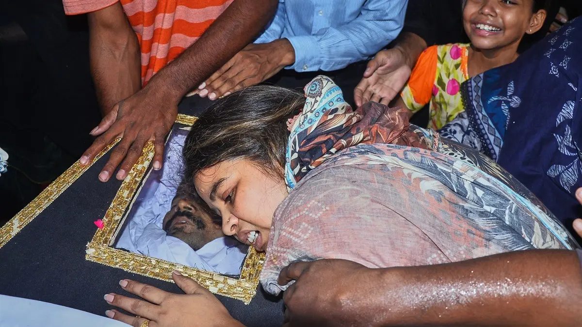 14 Students Dead, 8 Injured As Lahore Tuition Centre Roof Collapses Amid Poor Construction 14 Students Dead, 8 Injured As Lahore Tuition Centre Roof Collapses Amid Poor Construction