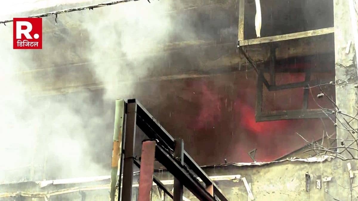 15 people died in a massive fire at a coaching center in Lucknow.