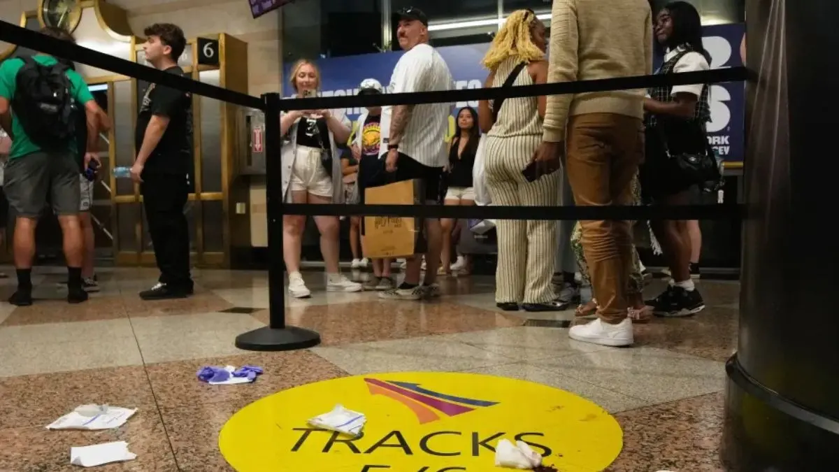 5 People Hurt in Stabbings at New York’s Penn Station With a Suspect in Custody, Authorities Say 5 People Hurt in Stabbings at New York’s Penn Station With a Suspect in Custody, Authorities Say