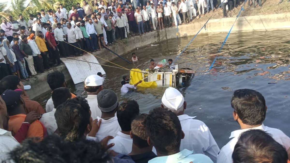 8 Devotees Dead In Solapur After Jeep Falls Into Well, PM Modi And CM Fadnavis Announce Compensation