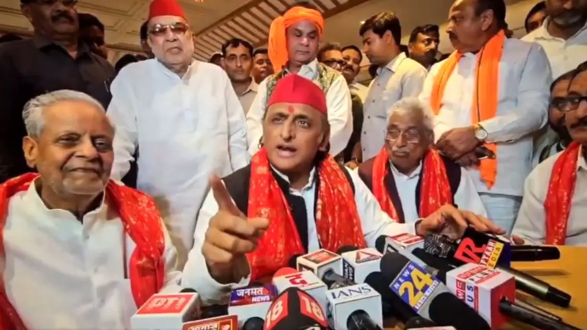Akhilesh Yadav: यूपी में 2027 से पहले होगा विधानसभा चुनाव? अखिलेश यादव बोले- सपा और जनता तैयार, ये सरकार एक दिन भी कुर्सी… Akhilesh Yadav on UP Election