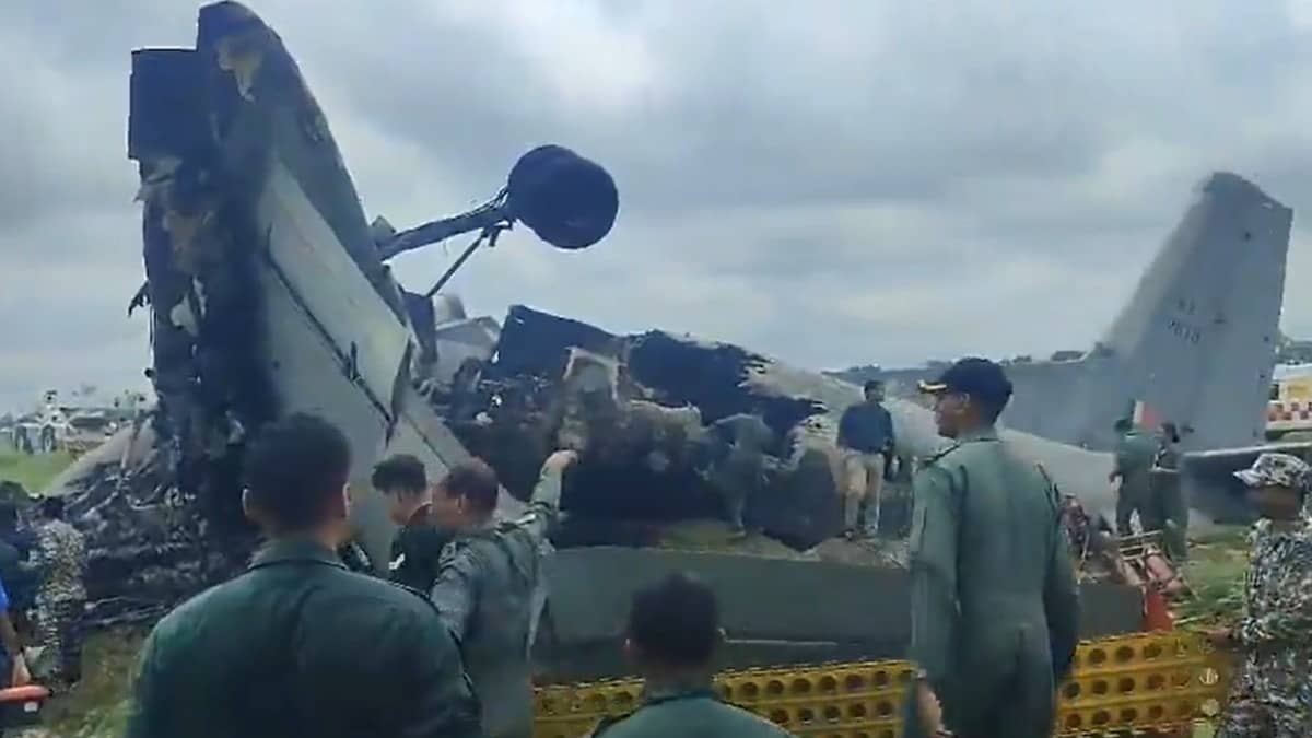  AN-32 transport aircraft of the Indian Air Force crashes in Jorhat 