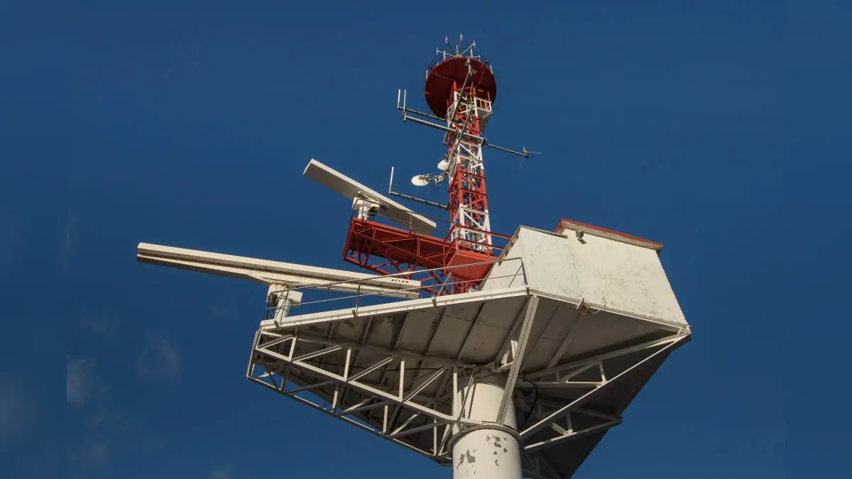 Baffling Heist! Thieves Dismantle & Steal Entire 132-Foot-Tall Mobile Tower In Bihar, Internet Left Stunned Baffling Heist! Thieves Dismantle & Steal Entire 132-Foot-Tall Mobile Tower In Bihar, Internet Left Stunned