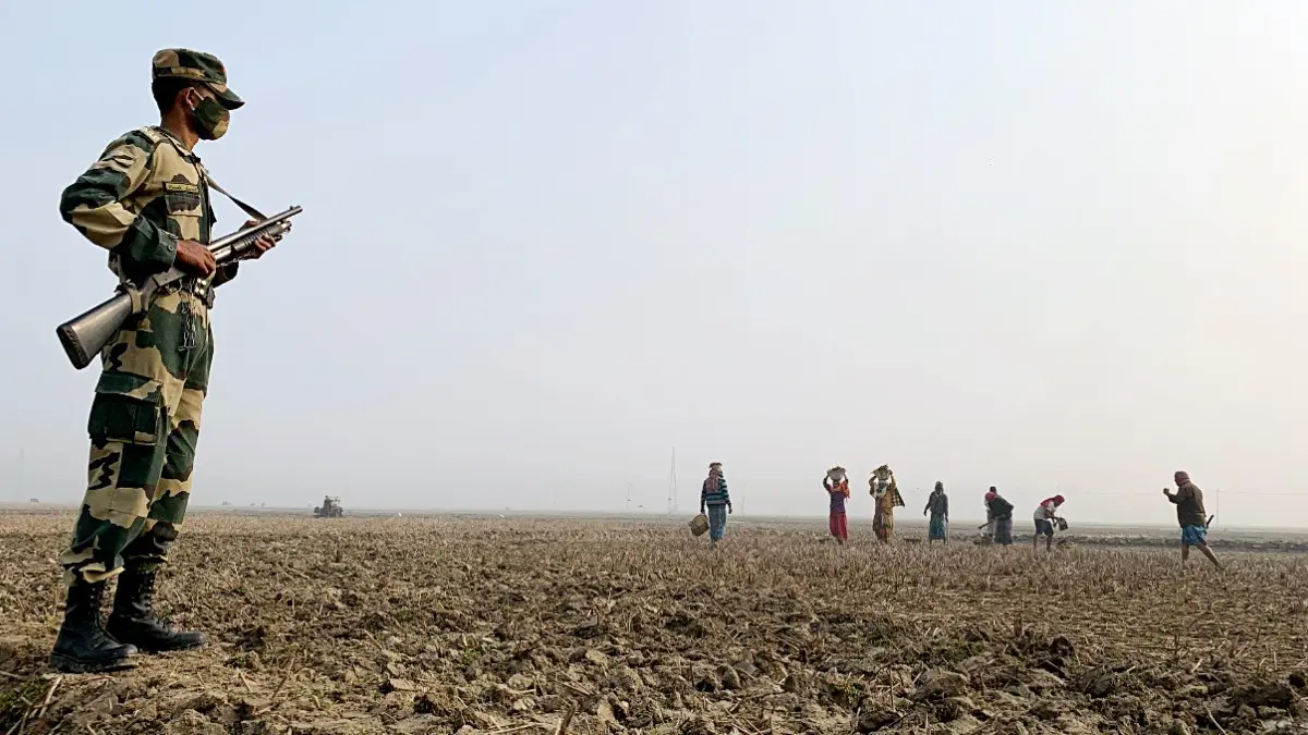 West Bengal’s Suvendu Government Hands Over 32 Acres To BSF For India-Bangladesh Border Fencing Bengal Hands Over 32 Acres to BSF for India-Bangladesh Border Fencing