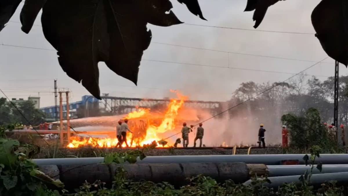BREAKING: Massive Fire Engulfs Haldia Refinery, Several Workers Injured After Naphtha Pipeline Blaze