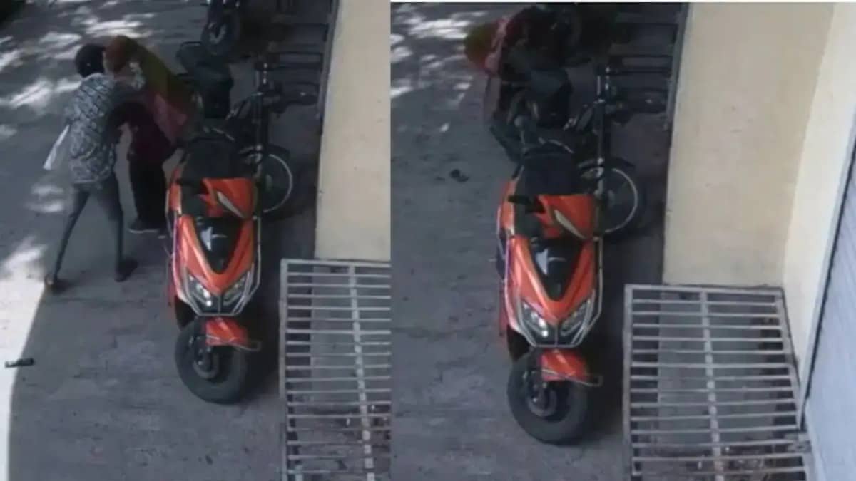 CCTV Captures Ujjain Horror: 19-Year-Old Student Brutally Stabbed 14 Times in 16 Seconds by Jilted Lover; Attacker Arrested