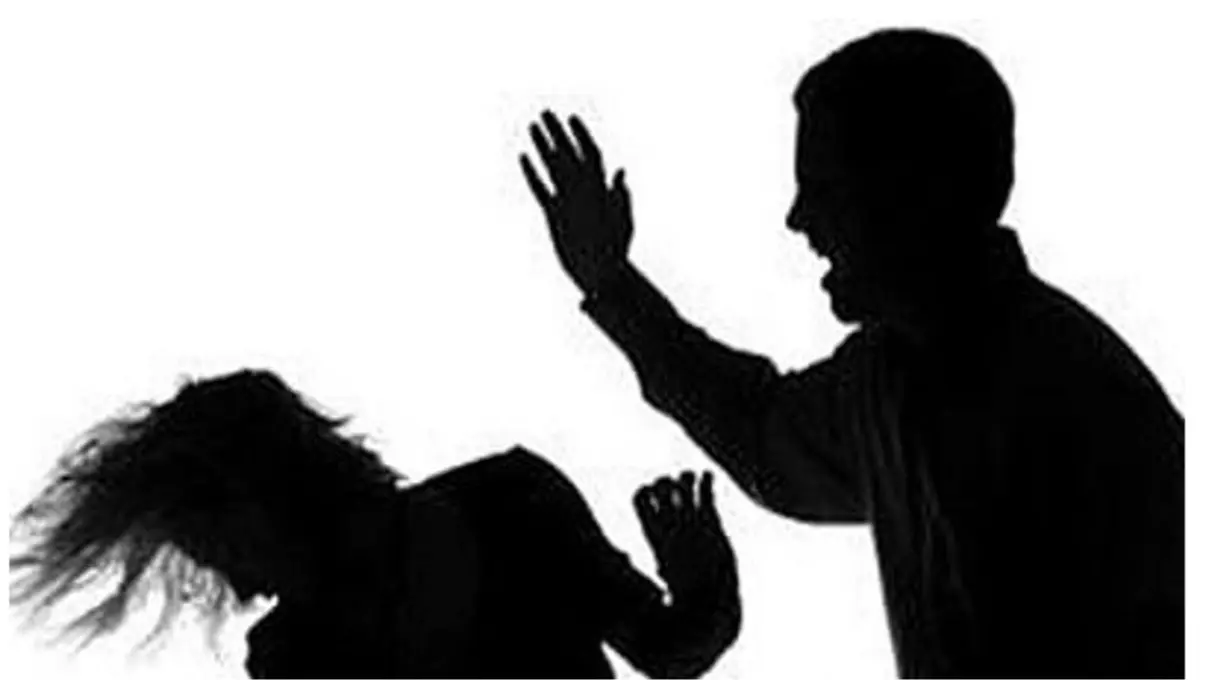 MP Crime: नशे में पति रोज करता था मारपीट और झगड़ा, पत्नी ने भी मारी लाठी फिर पहुंची थाने, बोली- ‘वो कुछ बोल नहीं रहा…' पुलिस पहुंची तो मिली लाश Chhatarpur Murder Case