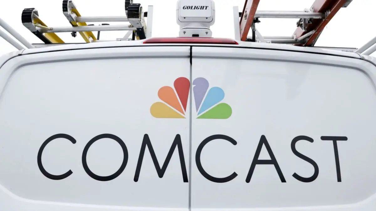 Comcast Plans To Split Into 2 Public Companies By Spinning Off NBCUniversal & Sky Comcast plans to split into two public companies by spinning off NBCUniversal and Sky