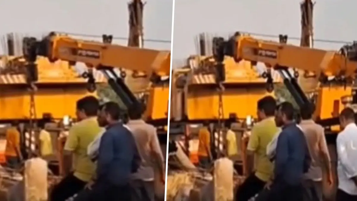 Crane Collapses at Jewar Expressway Construction Site in Faridabad; Five Labourers Feared Trapped Crane Collapses at Jewar Expressway Construction Site in Faridabad; Five Labourers Feared Trapped