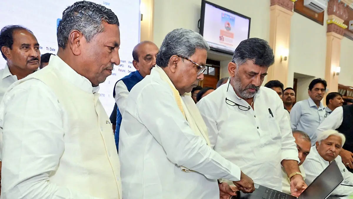Crisis Deepens For DKS In Karnataka: After Minister Ramalinga Reddy's Exit, KH Muniyappa-KJ George May Be Next? Crisis Deepens For DKS In Karnataka: After Minister Ramalinga Reddy's Exit, KH Muniyappa May be Next