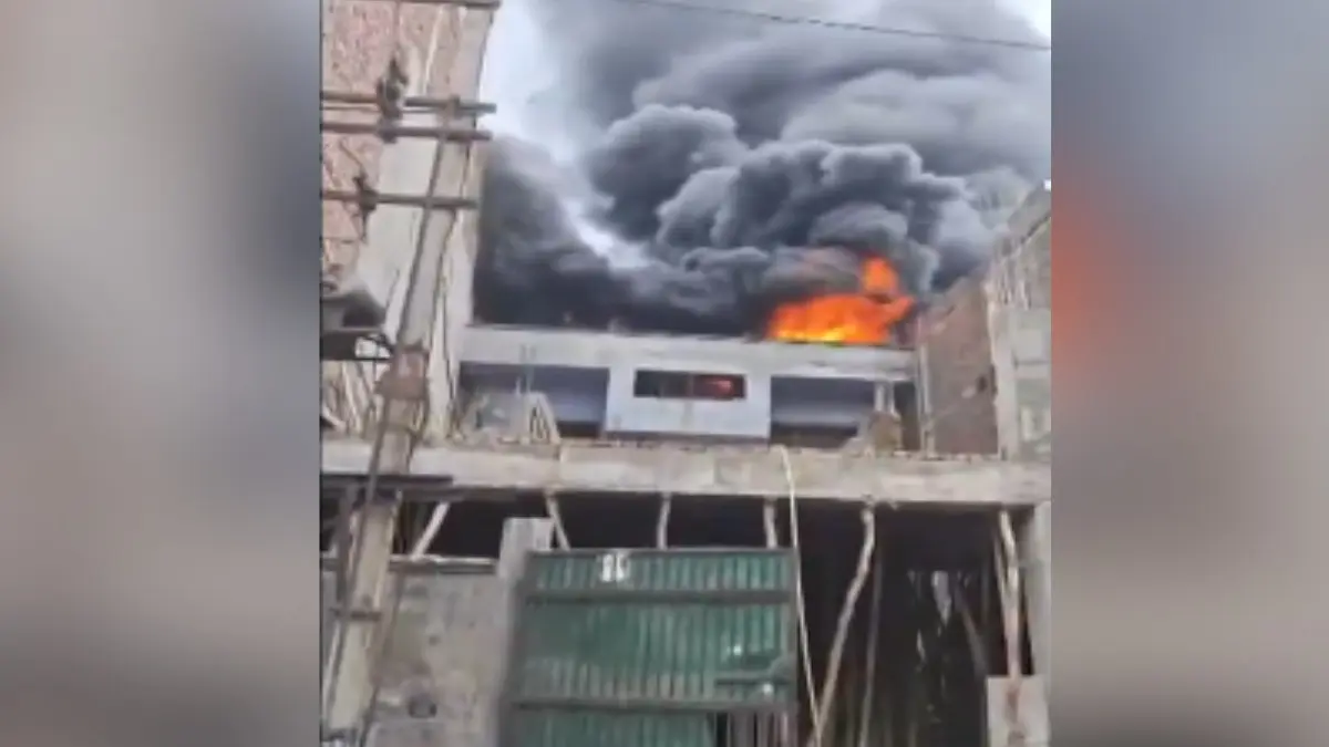 Massive Fire Hits Narela Factory; Cook Arrested for Tragic Malviya Nagar Hotel Fire That Killed 21 Delhi Fire Updates: Narela Factory Blaze; Cook Arrested in Malviya Nagar