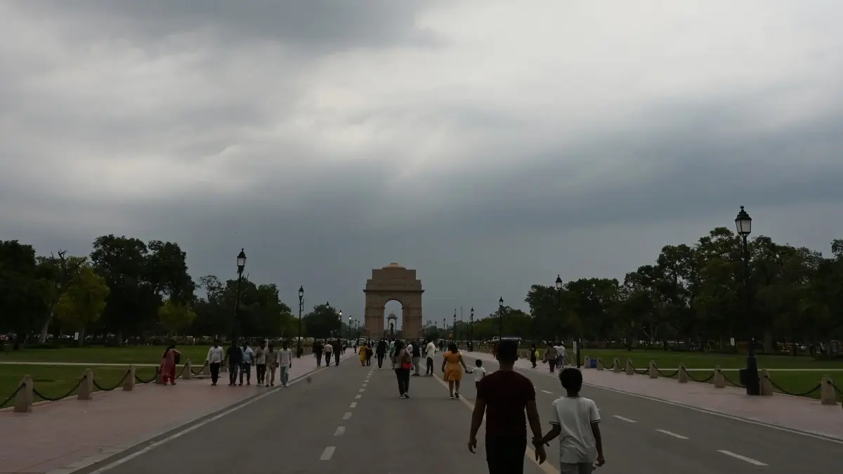 Delhi-NCR to Receive Heavy Showers Today: IMD Issues Orange Alert; Thunderstorms to Persist Till June 21 Delhi-NCR Heavy Showers Today: Orange Alert Issued for Intense Rain, Storms