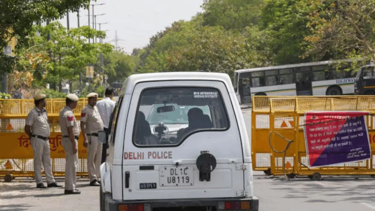 Delhi Shocker: 24-Year-Old Woman Sexually Harassed Inside Moving Car After Being Lured Out For Momos; Accused Arrested Delhi Shocker: 24-Year-Old Woman Sexually Harassed Inside Moving Car After Being Lured Out For Momos; Accused Arrested