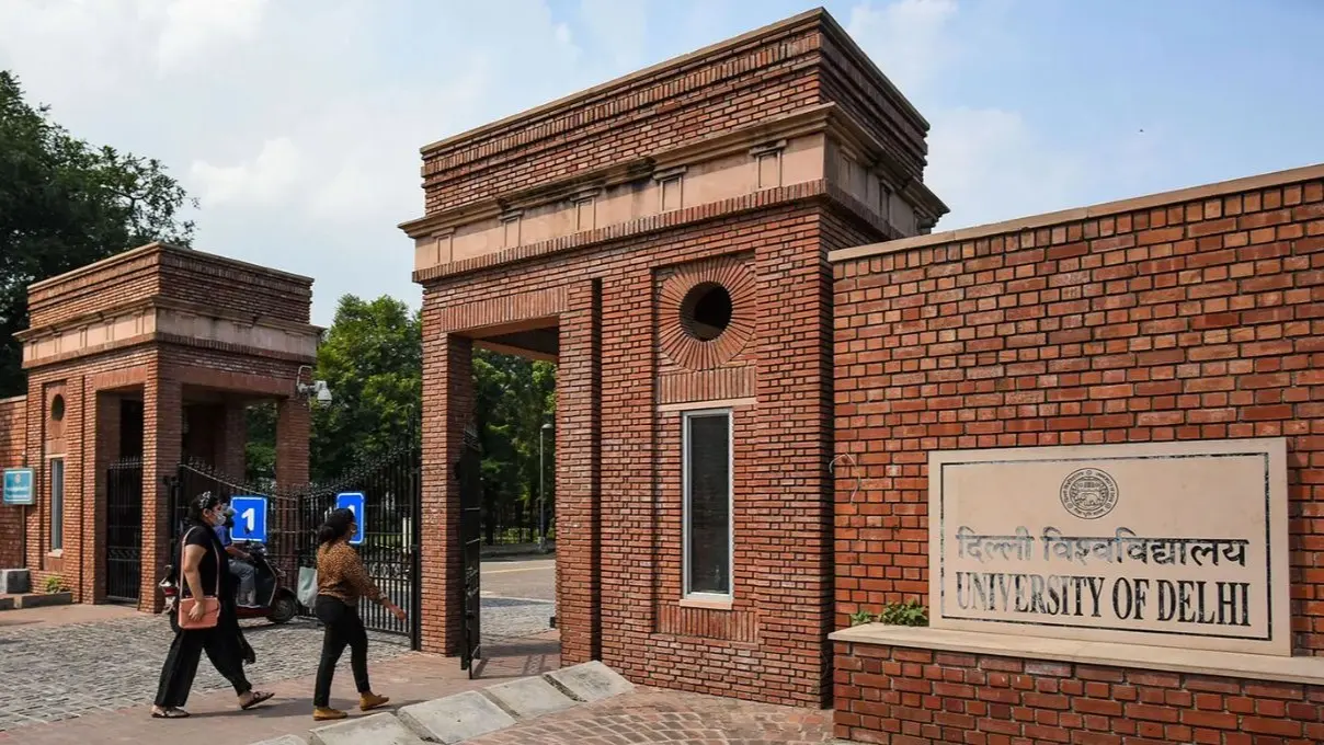 DU Admissions 2026: दिल्ली यूनिवर्सिटी के कॉलेजों में एडमिशन लेने के लिए रजिस्ट्रेशन शुरू, सीट पक्की करने के लिए सबसे पहले करें ये काम Delhi University admissions 2026