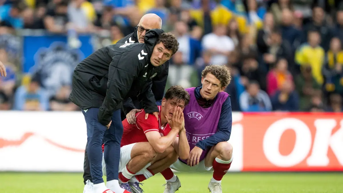 Denmark Team Doctor Issues Positive Christian Eriksen Update After On-field Collapse: 'Will Be Discharged Soon And Can Return Home' Denmark players react after Christian Eriksen collapses on the pitch