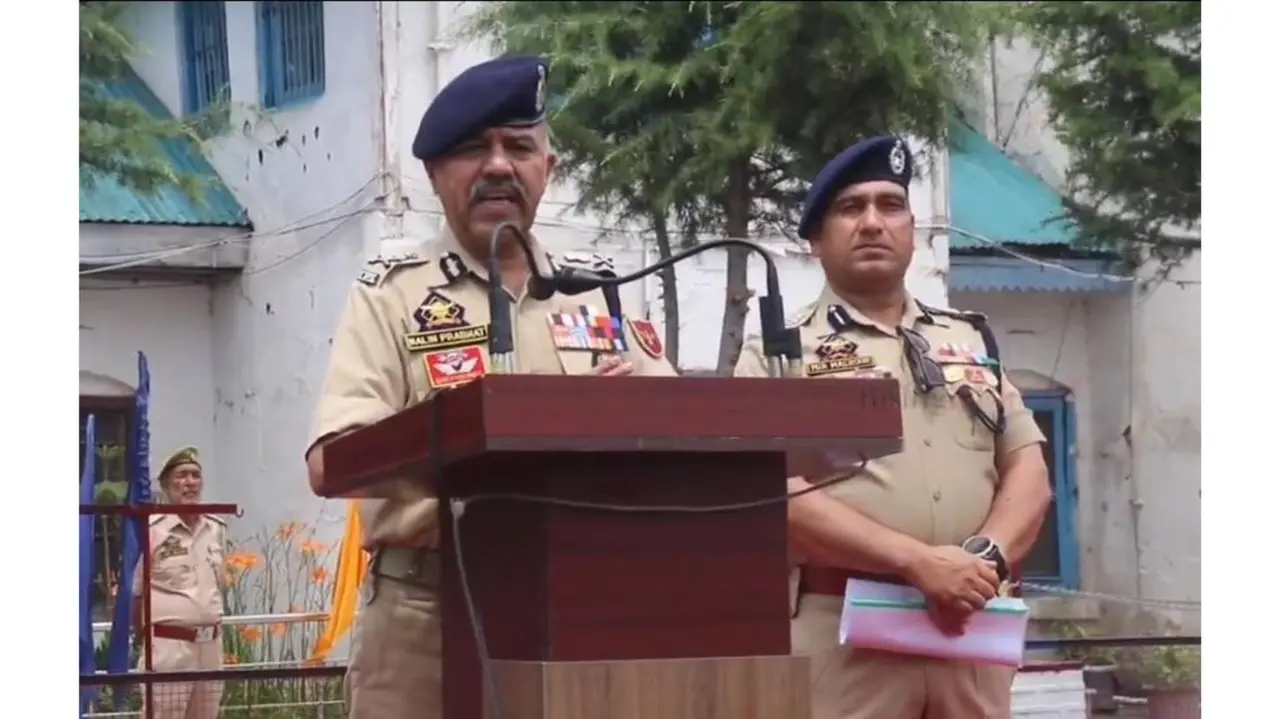 DGP Nalin Prabhat Flags Off 45 Rescue Teams, Bolstering Amarnath Yatra Safety With Advanced Training DGP Nalin Prabhat Flags Off 45 Rescue Teams, Bolstering Amarnath Yatra Safety With Advanced Training