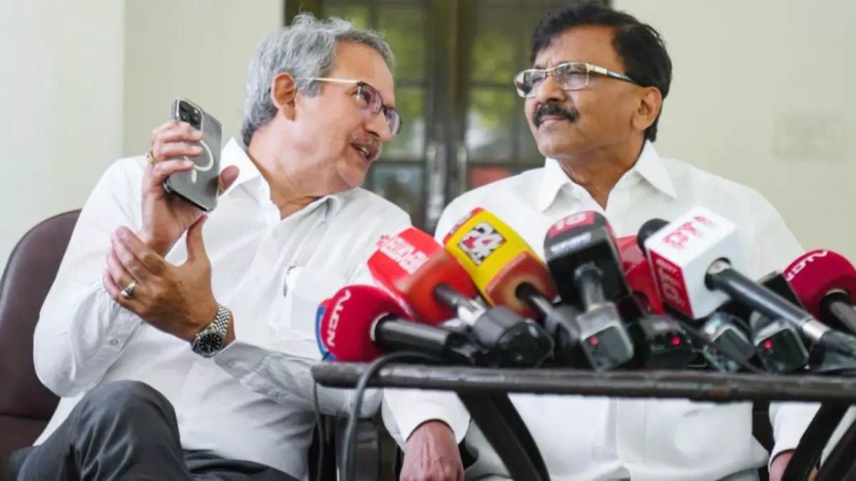 Disqualification Threat, 24-Hour Deadline: Shiv Sena (UBT) Issues Fresh Show-Cause Notice To Absentee MPs Disqualification Threat, 24-Hour Deadline: Shiv Sena (UBT) Issues Fresh Show-Cause Notice To Absentee MPs