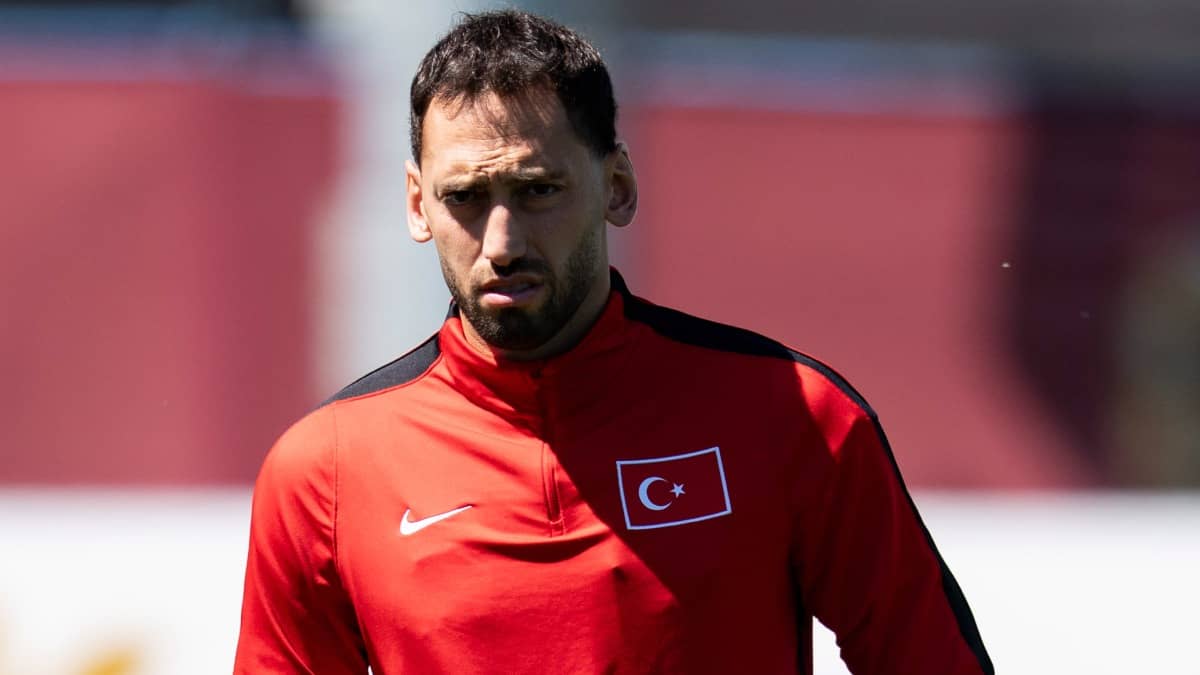 Hakan Calhanoglu at Turkey practice session