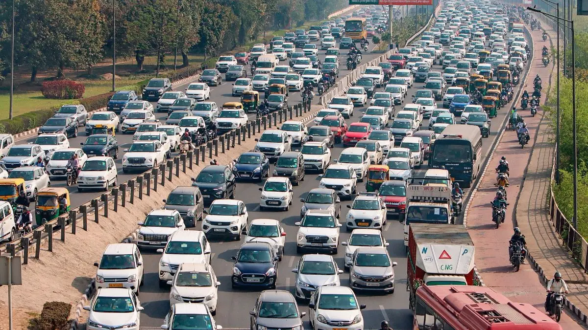 Heading To East Delhi? Expect Delays As LM Bundh To Khureji Road Faces Long Diversions Till June 30; Check Alternate Routes Heading To East Delhi? Expect Delays As LM Bundh To Khureji Road Faces Long Diversions Till June 30; Check Alternate Routes