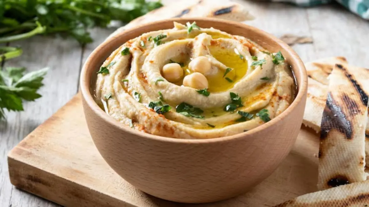 Easiest Way To Make Restaurant-like Hummus At Home And Tips To Store It Properly How to make hummus at home