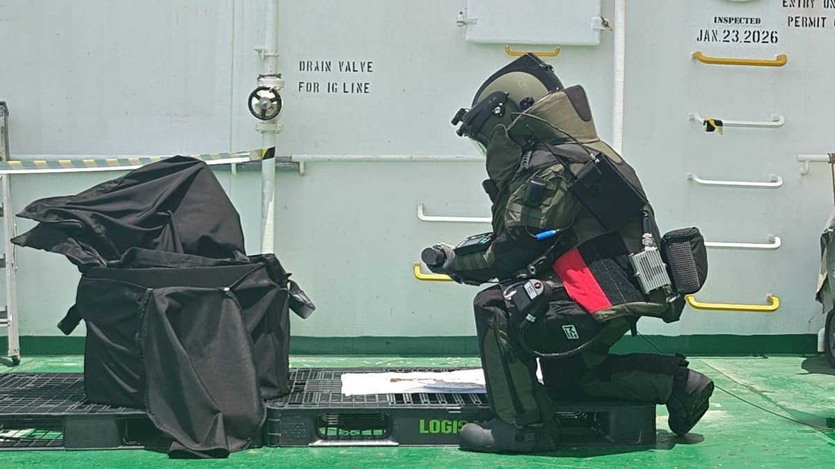 Indian Navy Safely Removes Unexploded Warhead From Oil Tanker's Fuel Tank Near Kochi After 7-Day Operation
