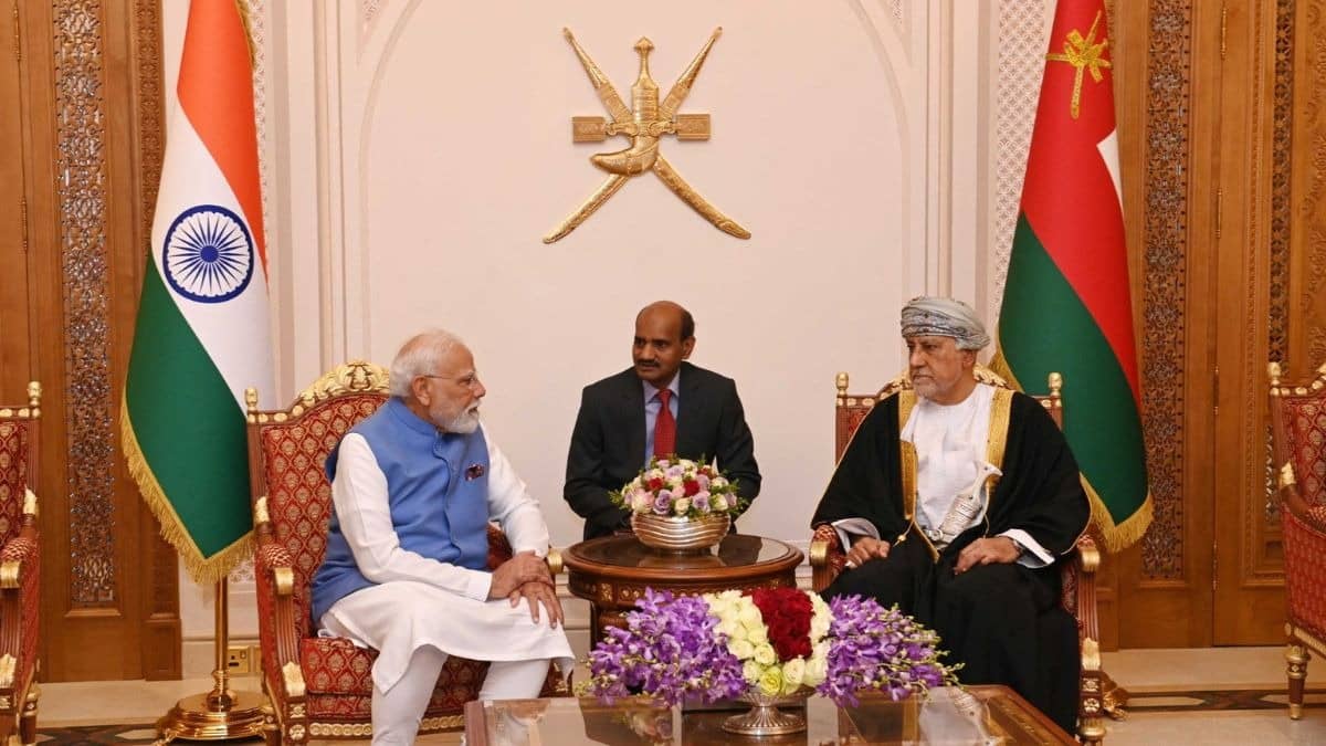 Indian Prime Minister Narendra Modi and Oman Sultan Haitham bin Tarik at a bilateral summit, symbolizing the new India-Oman CEPA economic agreement.