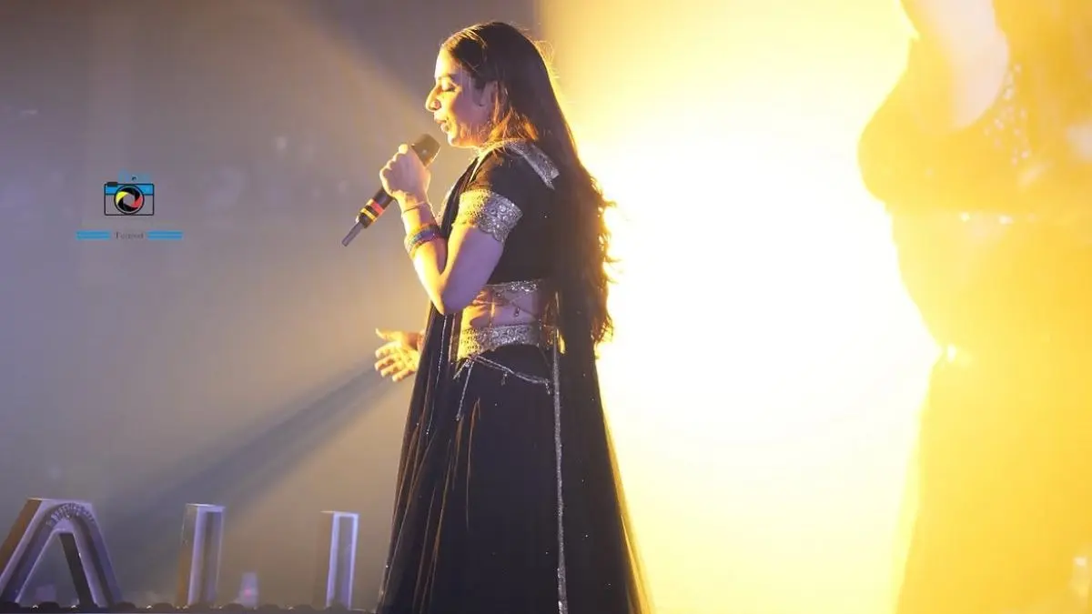 Dhurandhar Singer Jasmine Sandlas Faces Massive Backlash For 3-Hours Delay At Hyderabad Concert, Lip-syncing During Show Jasmine Sandlas concert backlash