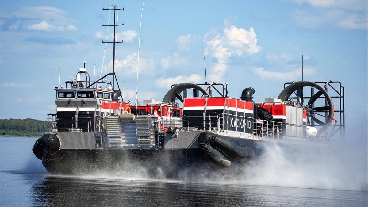 Kalashnikov's Husky-20 hovercraft with a payload capacity of up to 20 tonnes is built for operations in terrain where conventional watercraft ca