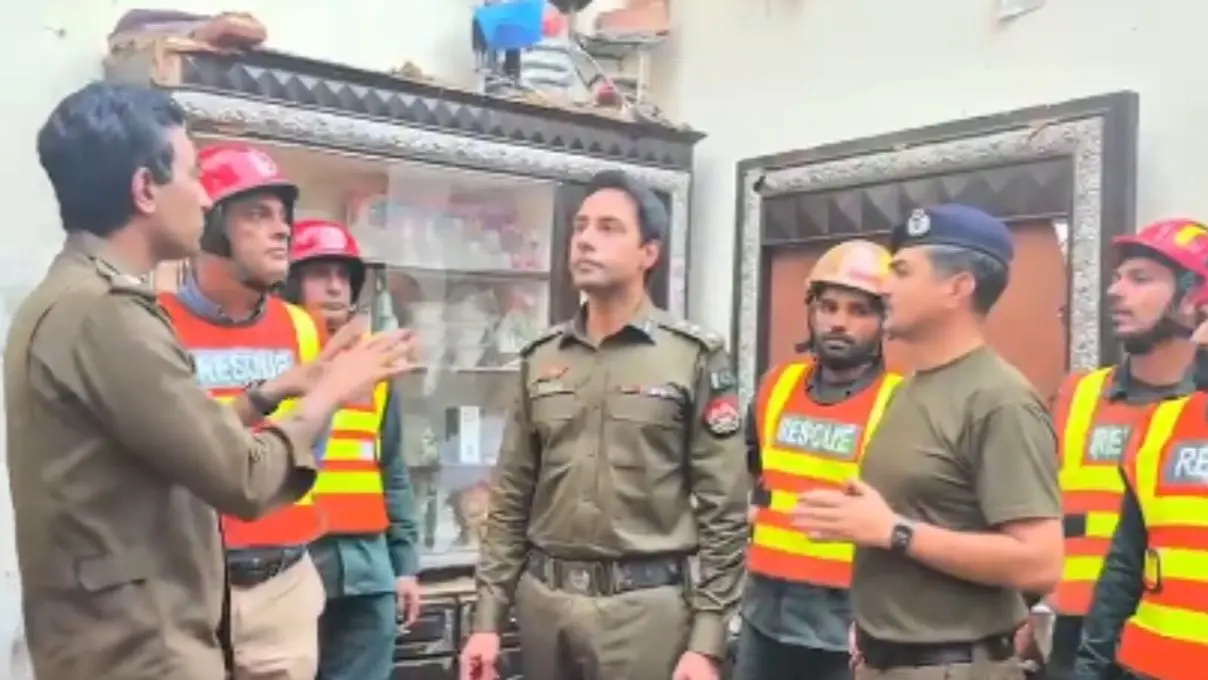 BREAKING: पाकिस्तान के लाहौर में दर्दनाक हादसा, प्राइवेट ट्यूशन सेंटर की छत गिरी; 14 मासूम बच्चों की दर्दनाक मौत, 20 से ज्यादा घायल Lahore roof collapse