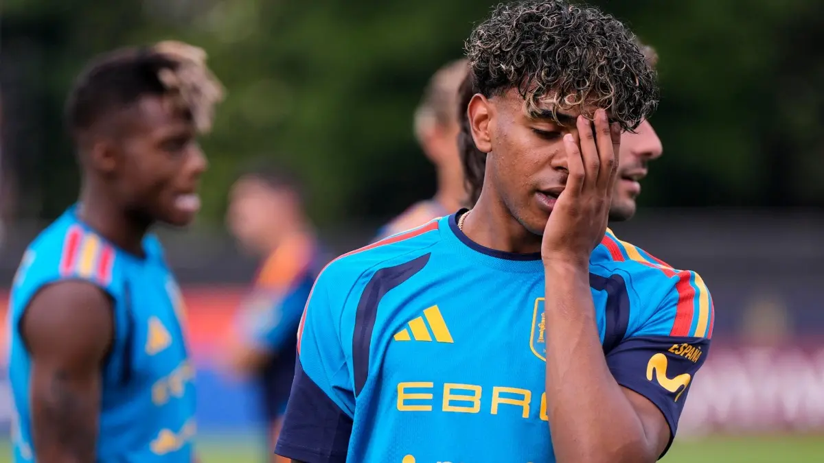 Inside Spain's Lamine Yamal Plan For FIFA World Cup 2026 After Barcelona Wonderkid's Injury Return Lamine Yamal at a Spain practice session