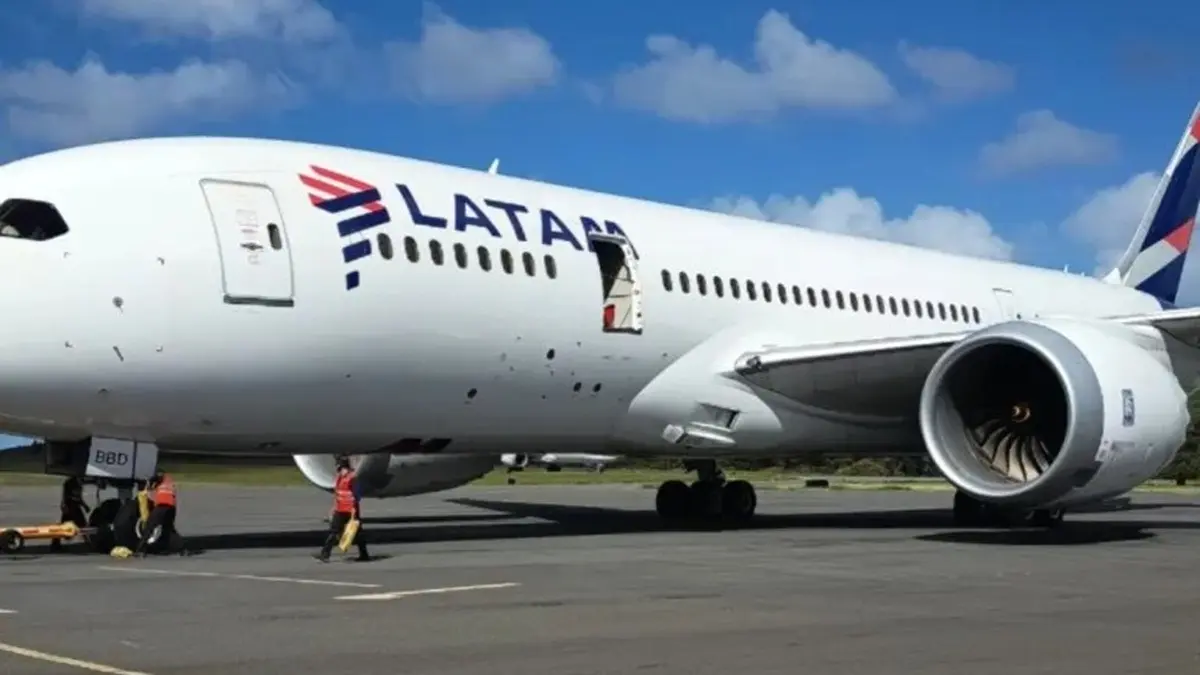 LATAM Boeing 787-8 Dreamliner Door Ripped Off At Easter Island Airport, Aircraft Stranded At World’s Most Isolated Airport LATAM Boeing 787-8 Dreamliner Door Ripped Off At Easter Island Airport, Aircraft Stranded At World’s Most Isolated Airport
