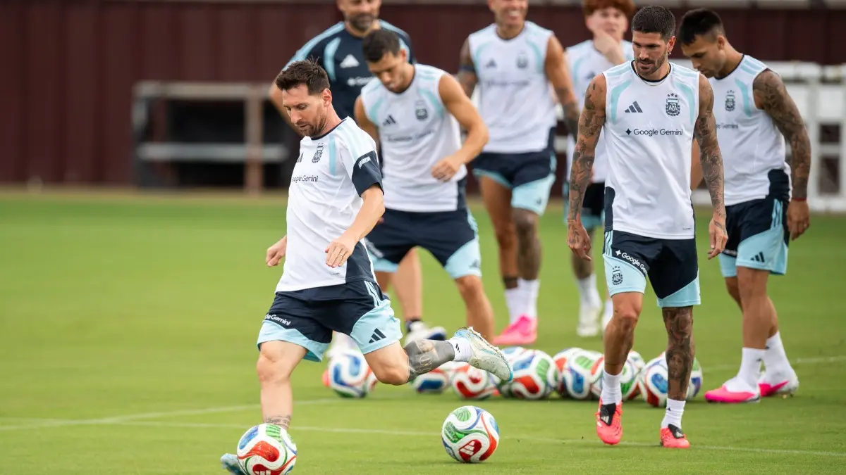 FIFA World Cup: Lionel Messi Sits Out Argentina’s Friendly Against Honduras While Managing Muscle Fatigue And Hamstring Strain Lionel Messi at a Argentina practice session