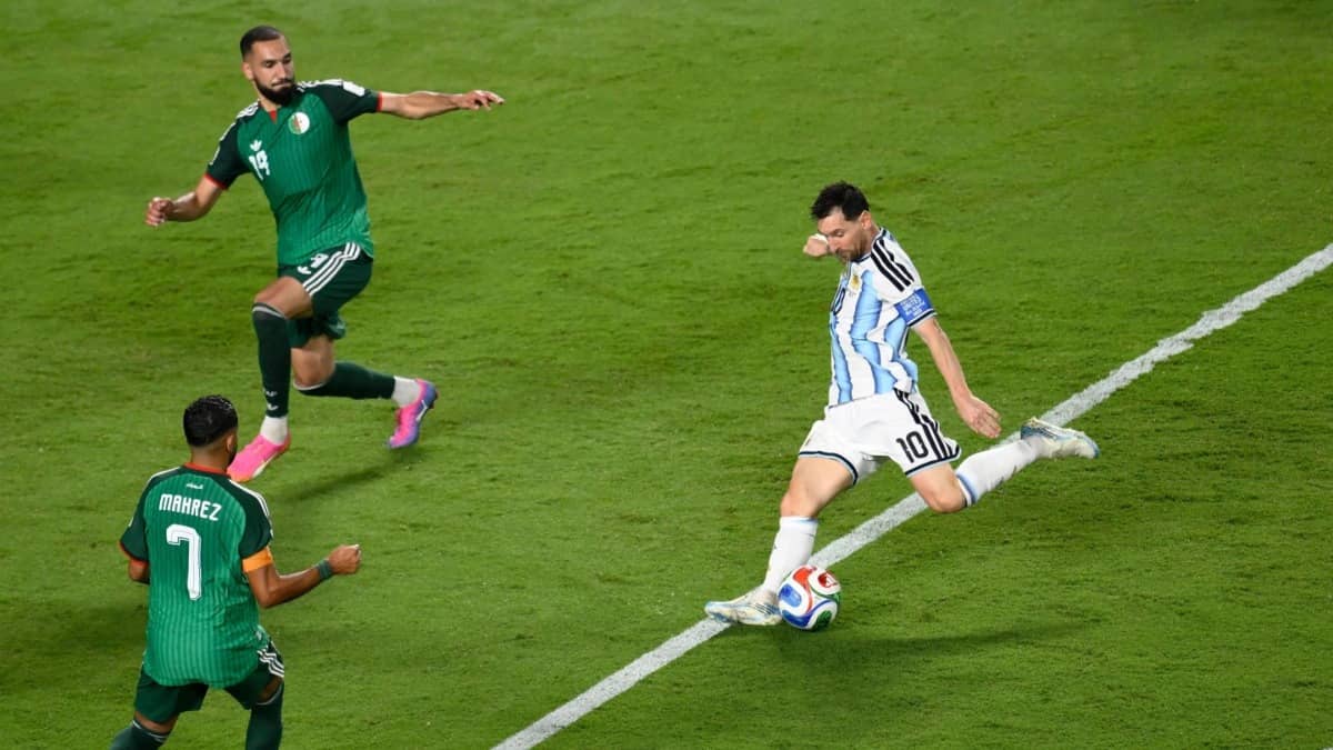 Lionel Messi attempts a shot