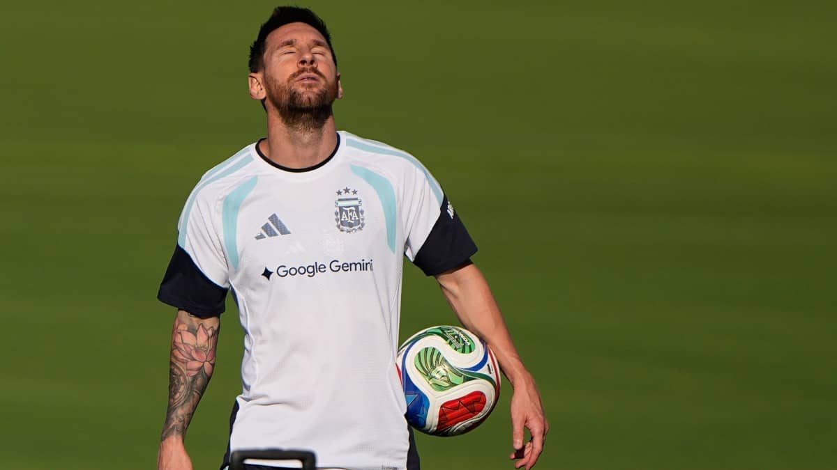 Lionel Messi in action at Argentina practice session